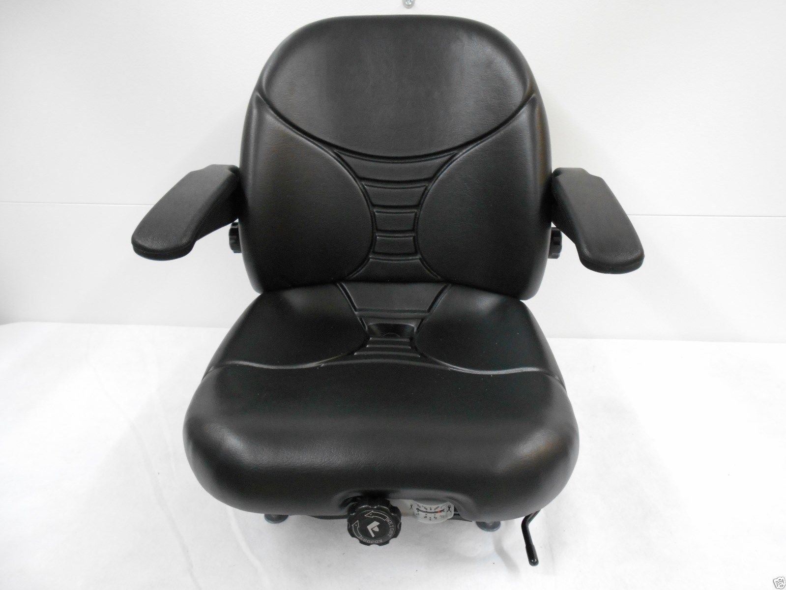 BLACK SUSPENSION SEAT, SCAG, HUSTLER, EXMARK, BOBCAT, BUNTON, DIXIE CHOPPER, ZTR HE Seat