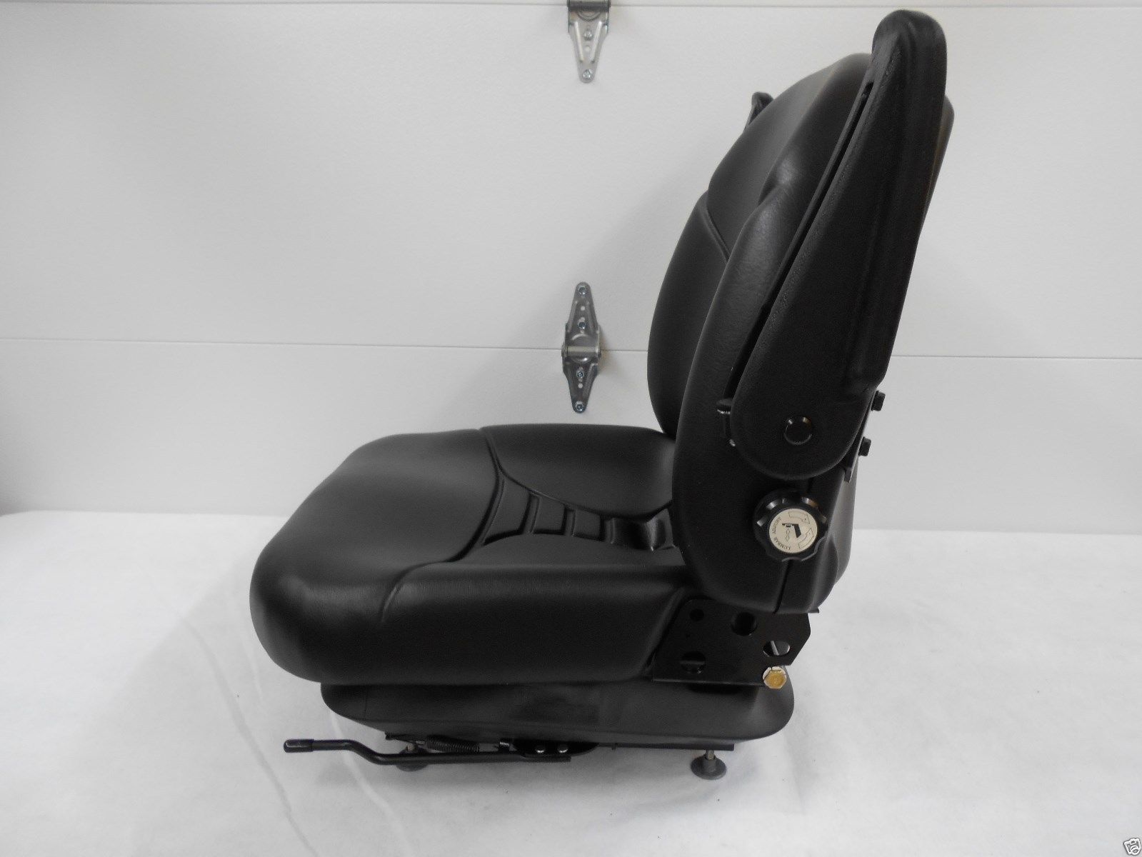 BLACK SUSPENSION SEAT, SCAG, HUSTLER, EXMARK, BOBCAT, BUNTON, DIXIE