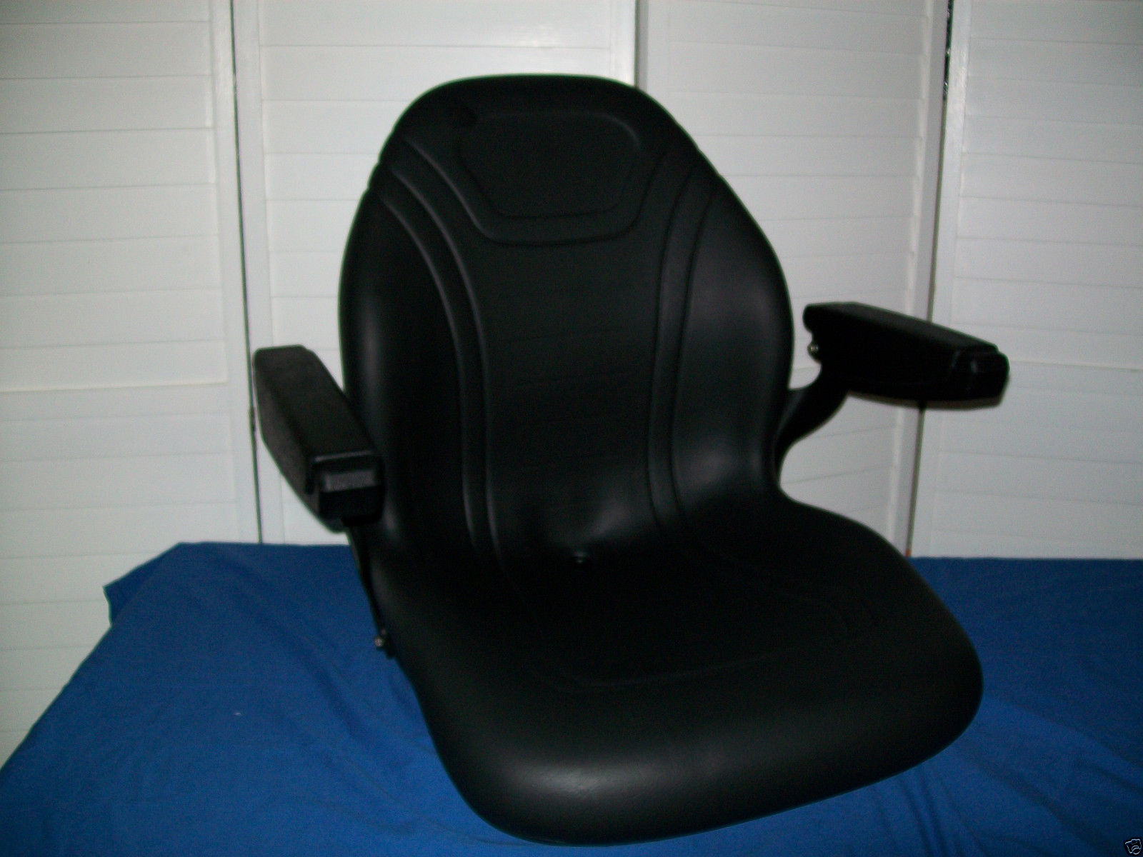 SEAT FOR FORD NEW HOLLAND TC COMPACT TRACTORS, TC18, TC25, TC29, TC33