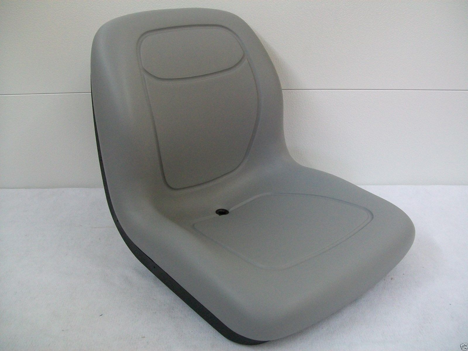 GRAY SEAT NEW HOLLAND TC30, TC45D,TC40,TC35A,TC34,TC33,TC29D,TC25D