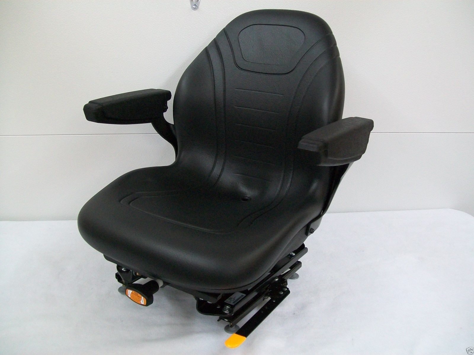 BLACK SUSPENSION SEAT W/ARM MOWER,EXCAVATOR,FORKLIFT,SKID STEER LOADER