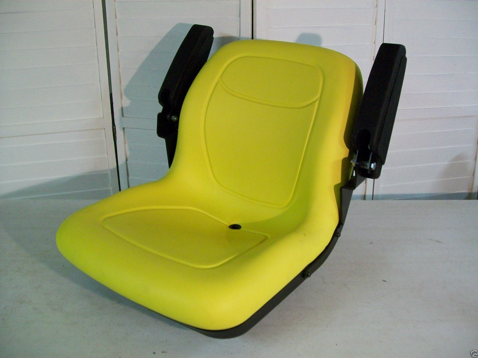 Yellow Seat W Flip Up Arm Rests Fits John Deere Compact Tractors Yellow Seat W Flip Up Arm Rests Fits John Deere Compact Tractors 1023e 2305 2320 2520 2720 3032e 3038e 3203 Lva14488 Jd Lo