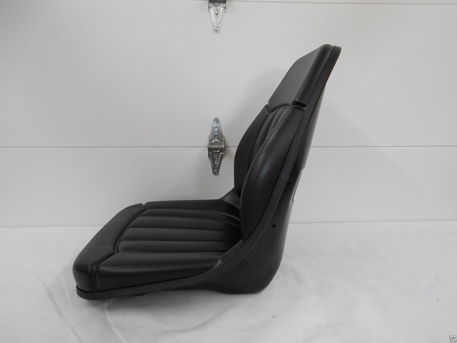 HIGH BACK BLACK SEAT BOBCAT 463, 542, 543, 642, 643, 742, 743, 843 ...