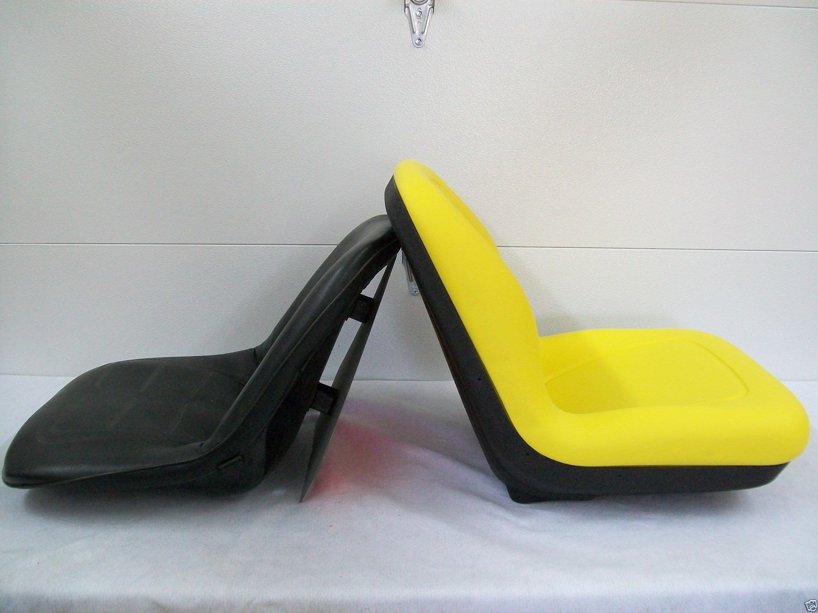 John Deere 650// 750// 850// 950 Tractor Seat w// Heavy Duty Base
