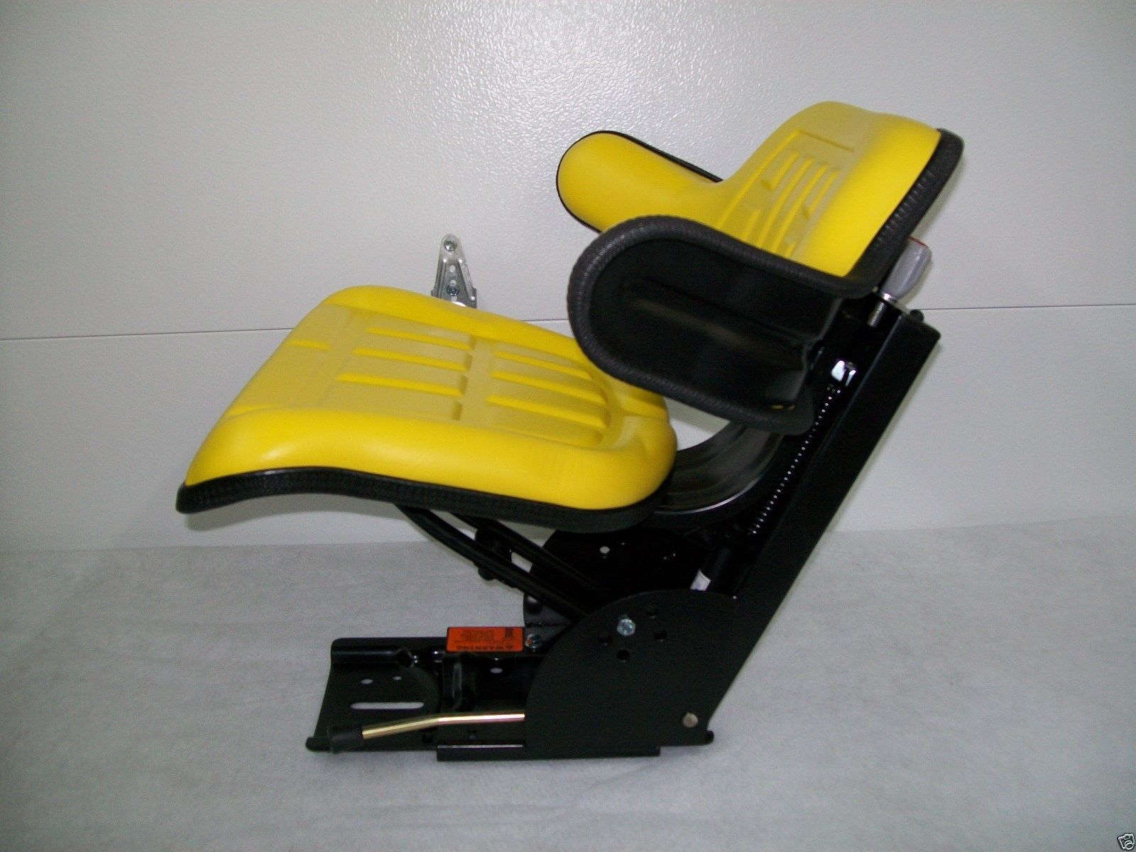 SUSPENSION SEAT JOHN DEERE TRACTOR YELLOW 1020, 1530, 2020, 2030, 2040