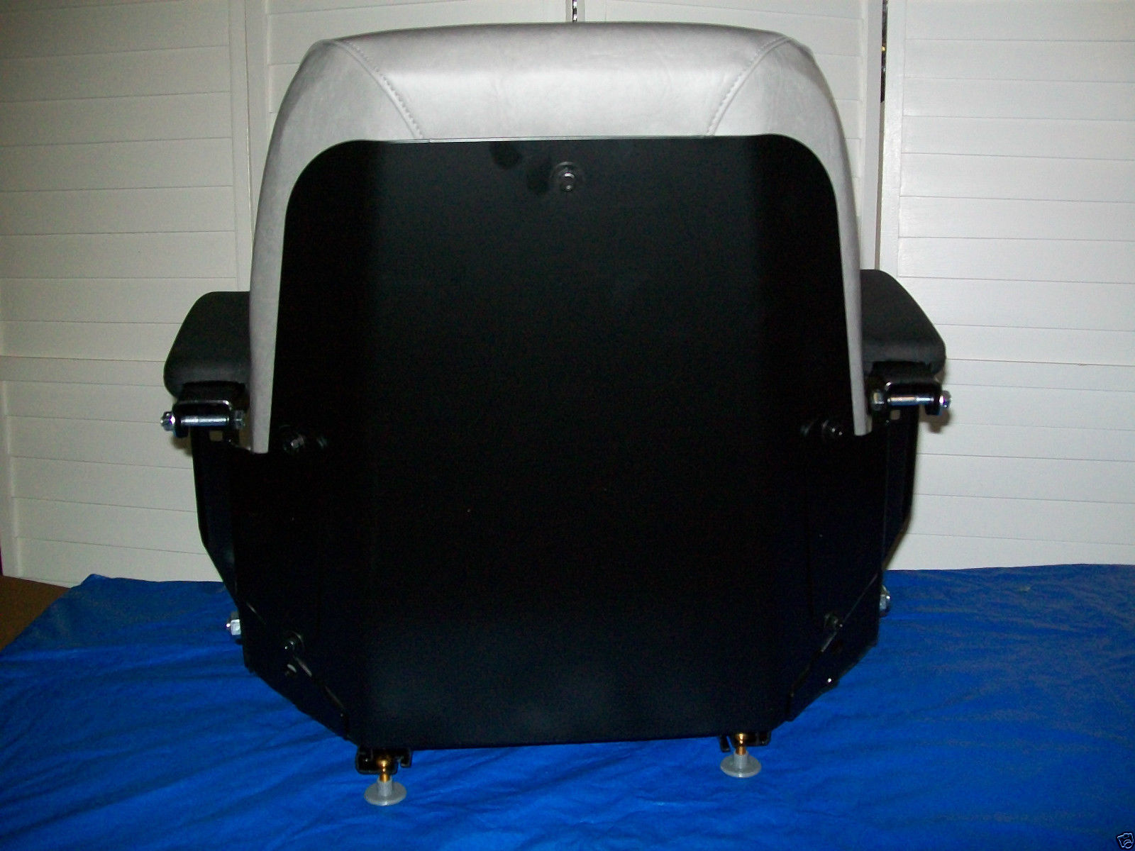 GRAY HIGH BACK SEAT EXMARK BUNTON, BOBCAT, DIXIE, SNAPPER, TORO, ZERO