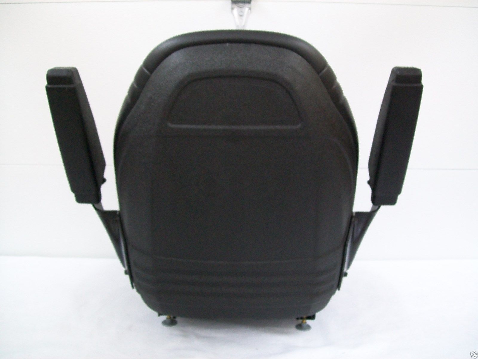 BLACK SUSPENSION SEAT, HUSTLER, EXMARK, SCAG, KUBOTA, ZTR