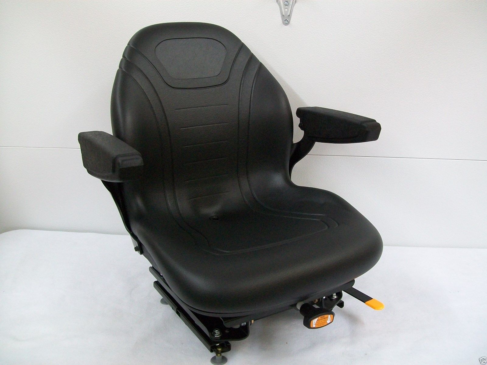 BLACK SUSPENSION SEAT, HUSTLER, EXMARK, SCAG, KUBOTA, ZTR