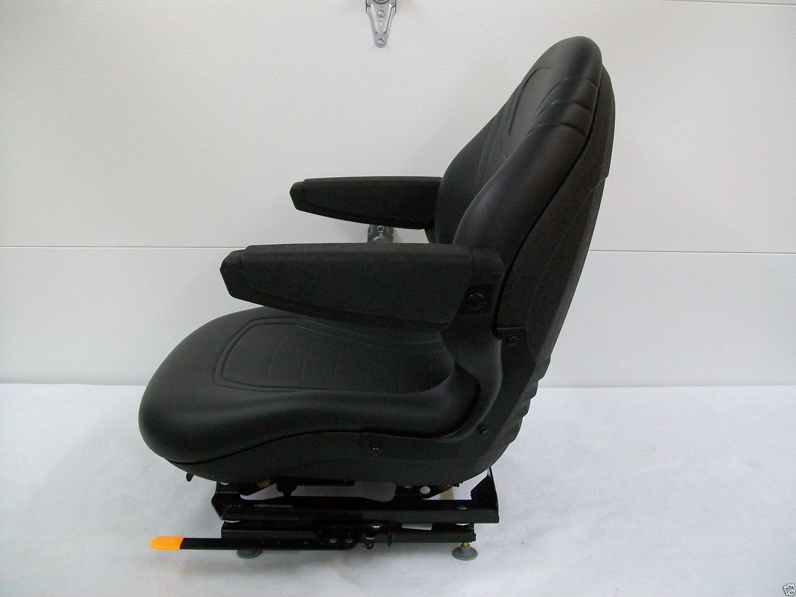 BLACK SUSPENSION SEAT, HUSTLER, EXMARK, SCAG, KUBOTA, ZTR