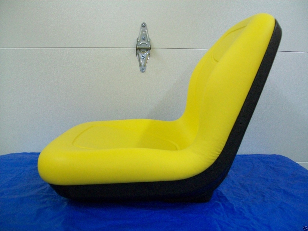 HIGHER BACK SEAT JOHN DEERE 325, 335, 345 GARDEN TRACTOR > 70,001 PIVOT STYLE BP Seat Warehouse