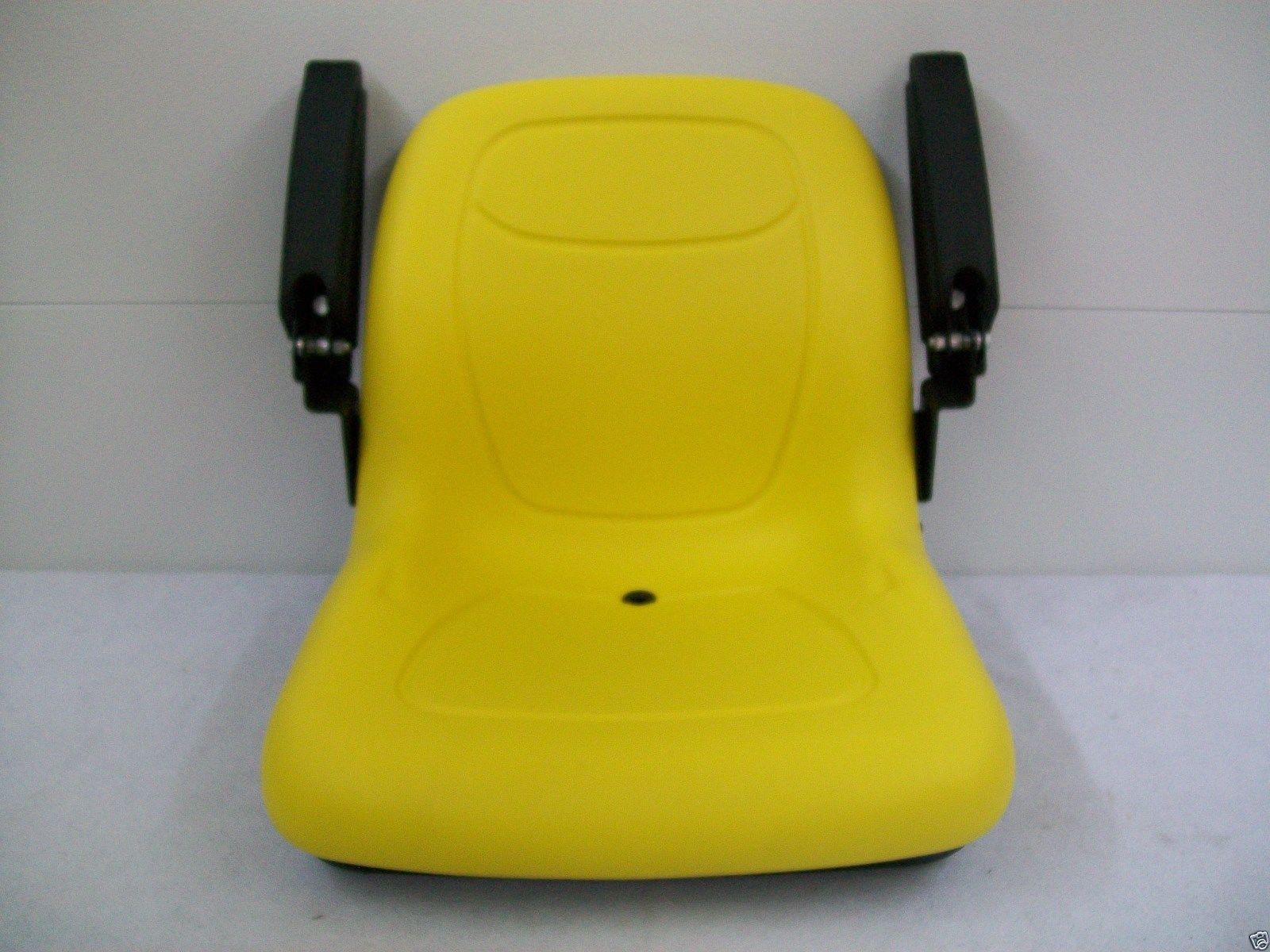 YELLOW SEAT JOHN DEERE 130, 160, 165, 316, 318, 322, 330, 332, 420, 430